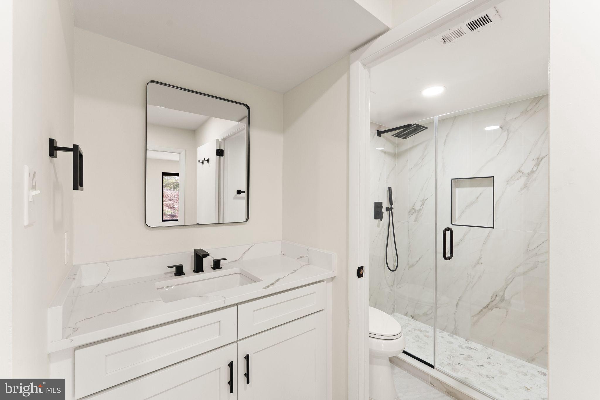 COUNTRY CLUB GREEN - Residential