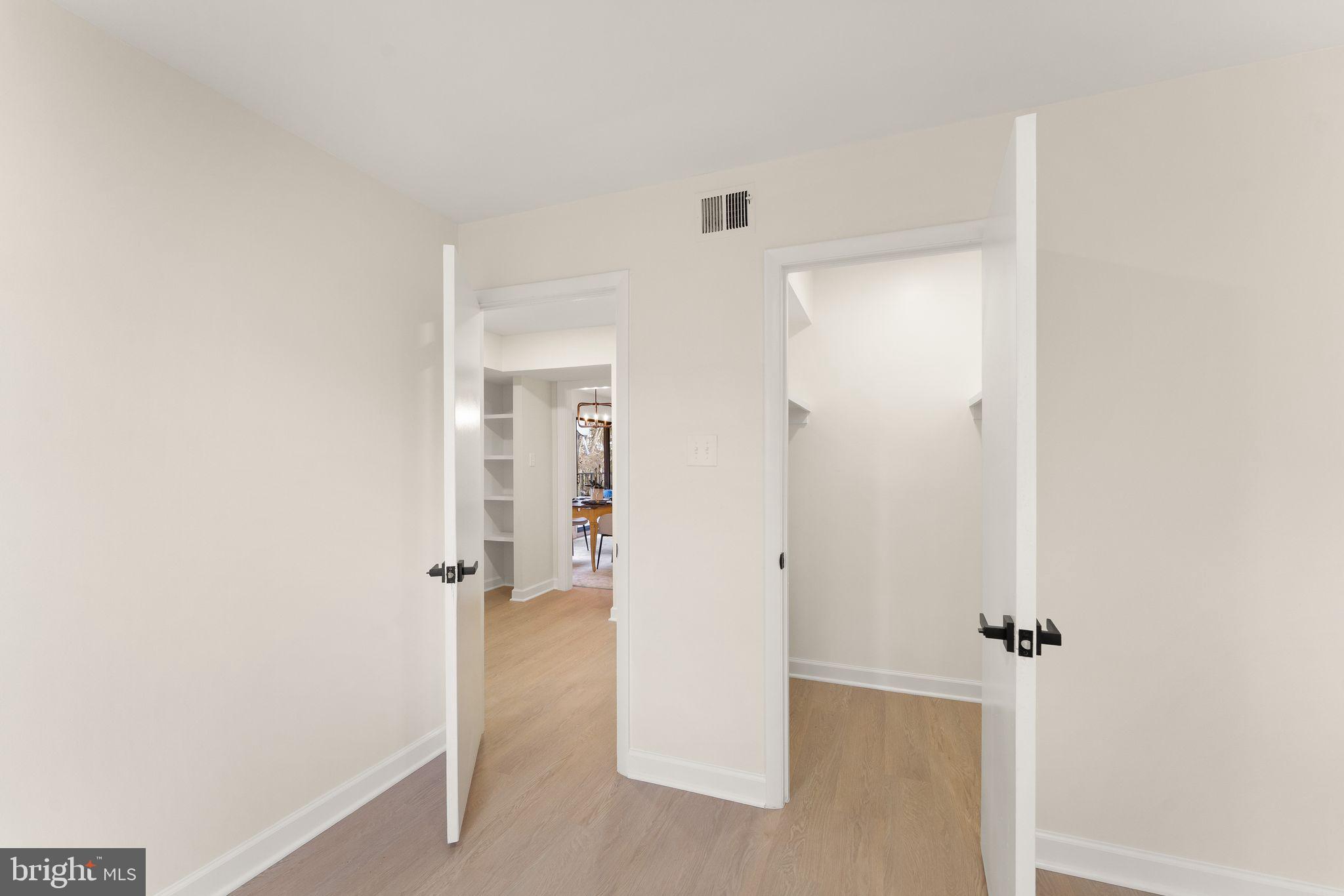 COUNTRY CLUB GREEN - Residential