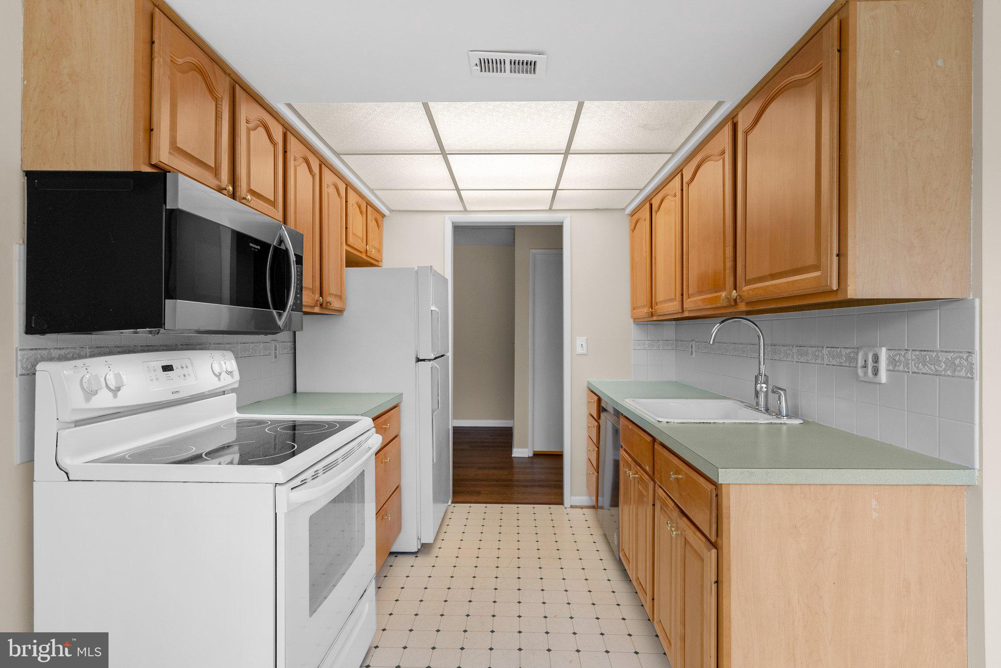 ROSSMOOR MUTUAL #19B - Residential