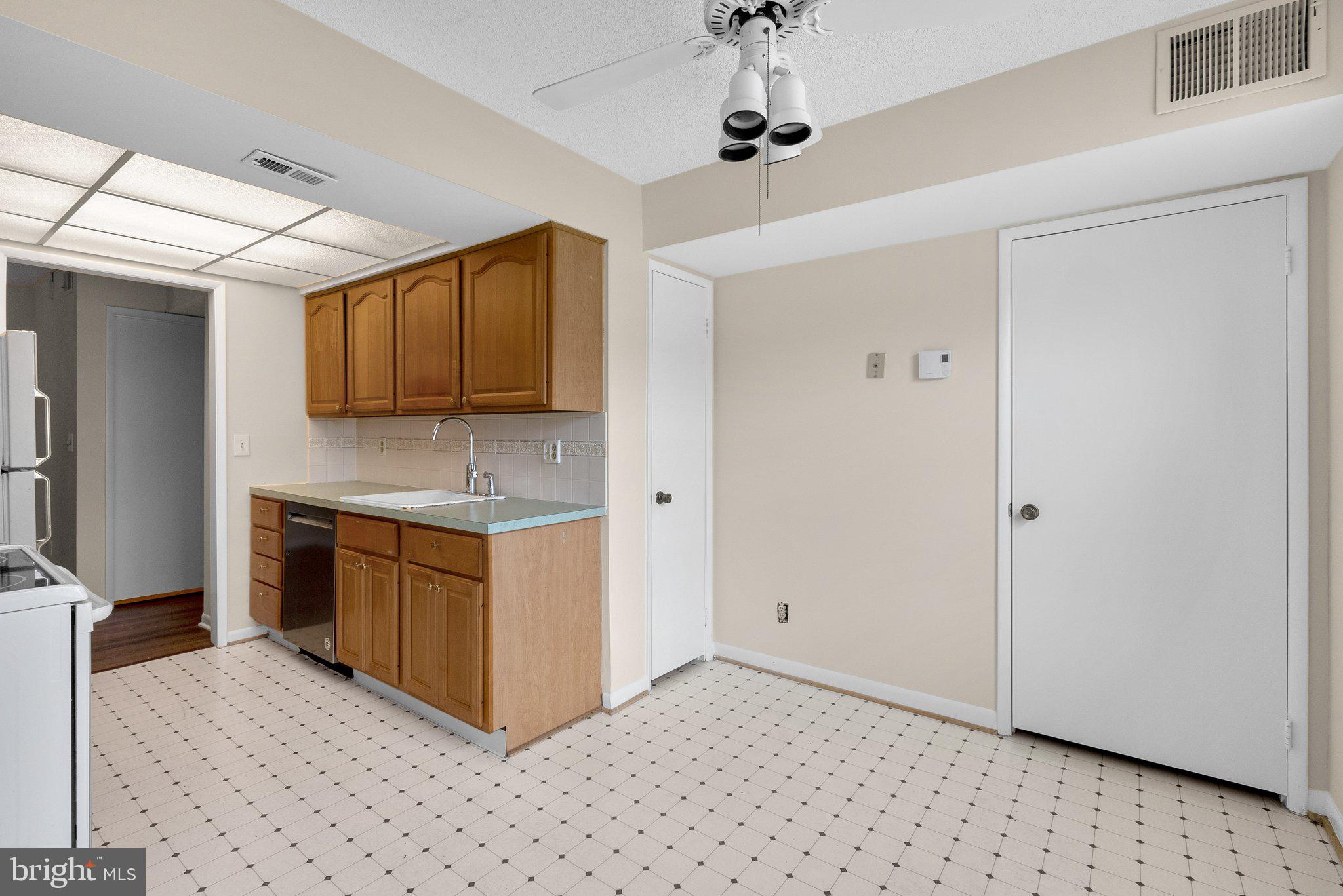 ROSSMOOR MUTUAL #19B - Residential