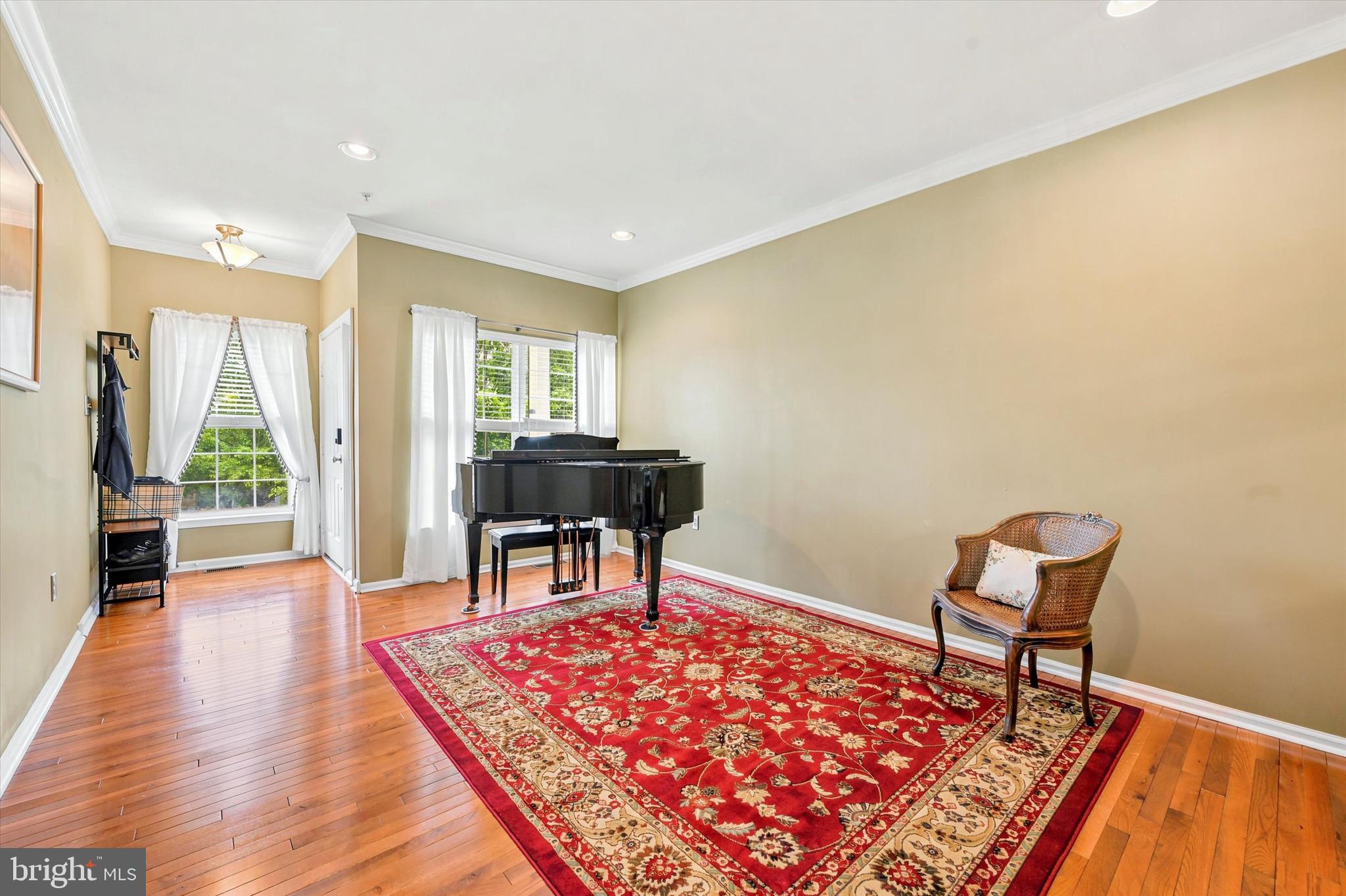 4 LINCOLN DRIVE
