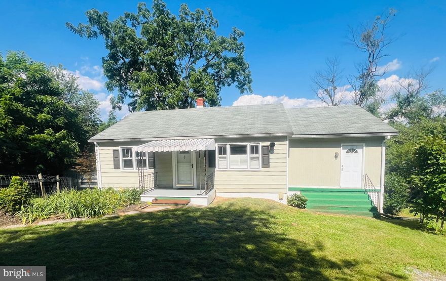 Cute Ranch home on over 2 acres with spectacular views.  3 Bedrooms, 1 Bath, rec room off of kitchen, and unfinished basement.  No cats allowed, will consider farm animals, and dogs on a case by case basis.