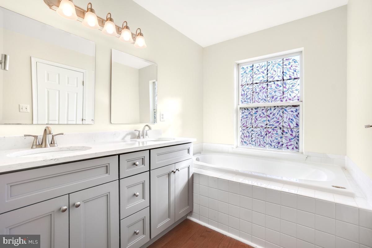 CENTRE VILLAGE - Residential