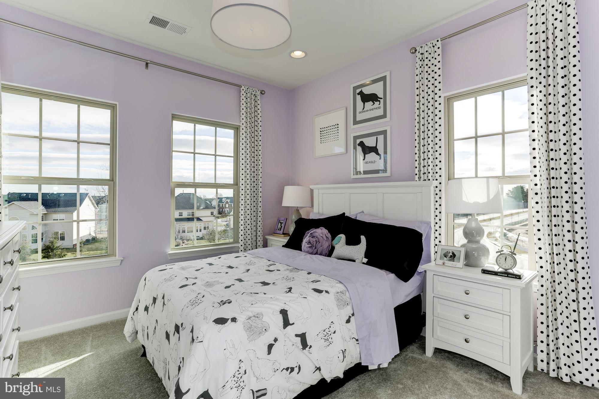 PONDVIEW - Residential