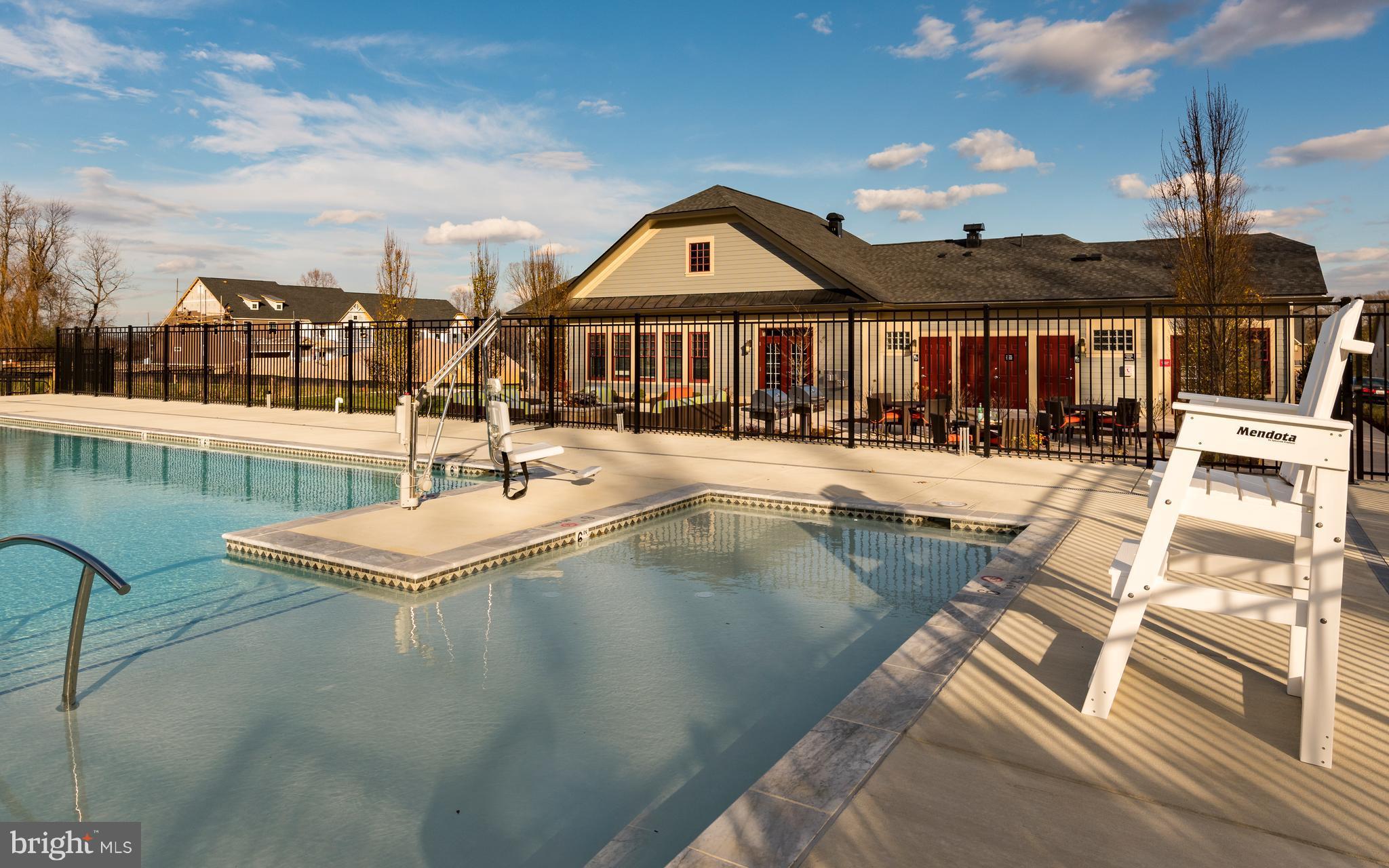 PONDVIEW - Residential