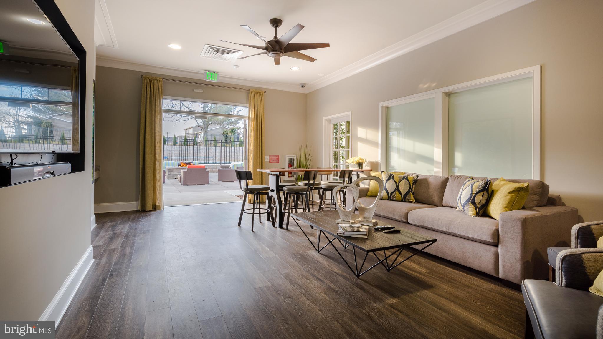 PONDVIEW - Residential