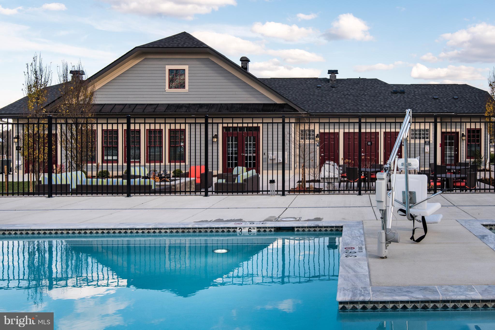 PONDVIEW - Residential