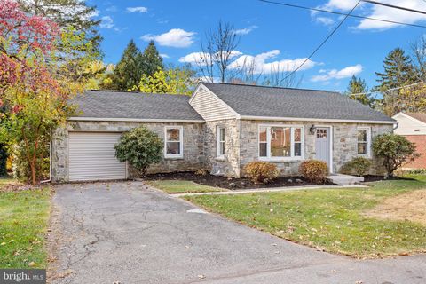 Photo of 318 Dahlia Road, LANCASTER, PA 17602 (MLS # PALA2059858)