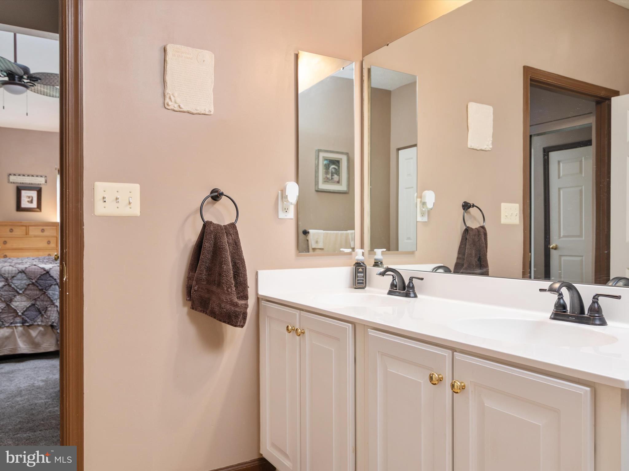 CHESTNUT POINT EAST - Residential