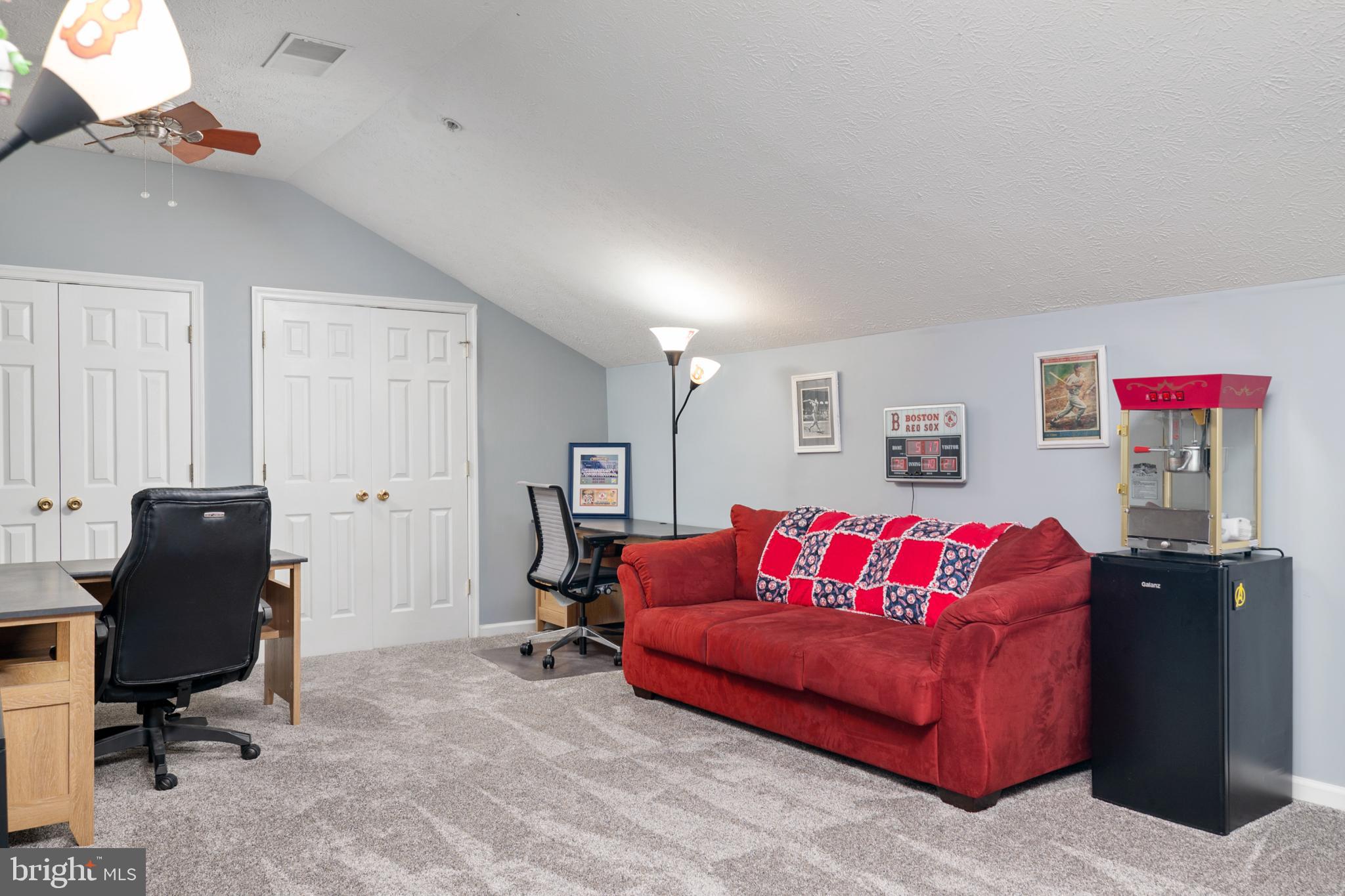 CHESTNUT POINT EAST - Residential