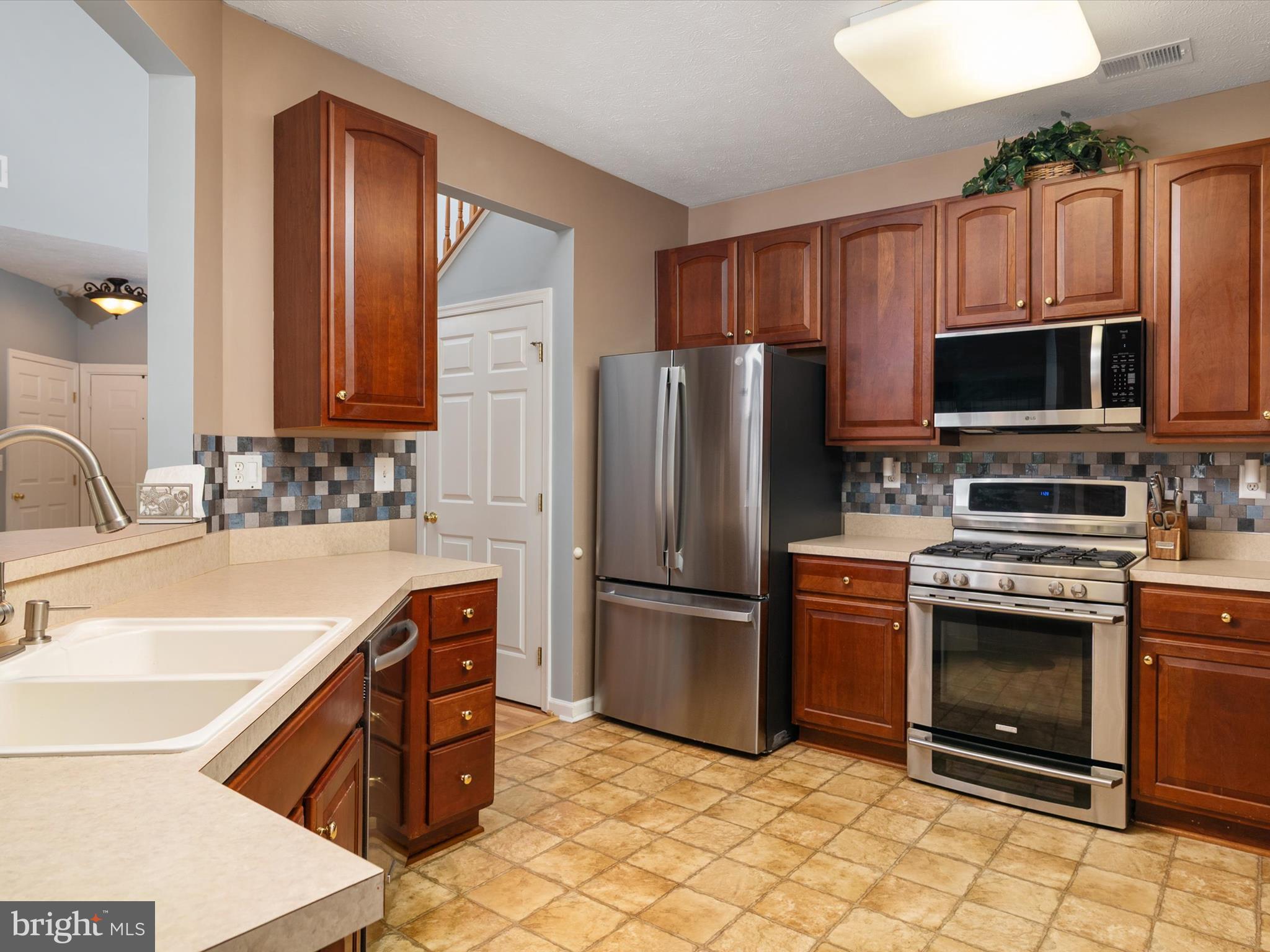 CHESTNUT POINT EAST - Residential