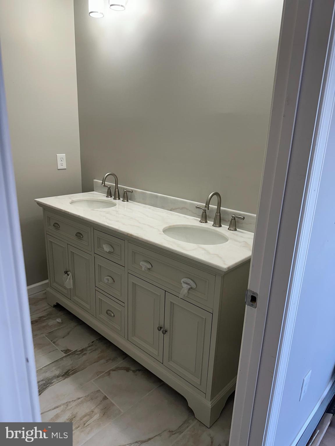 BAYVIEW - Residential Lease