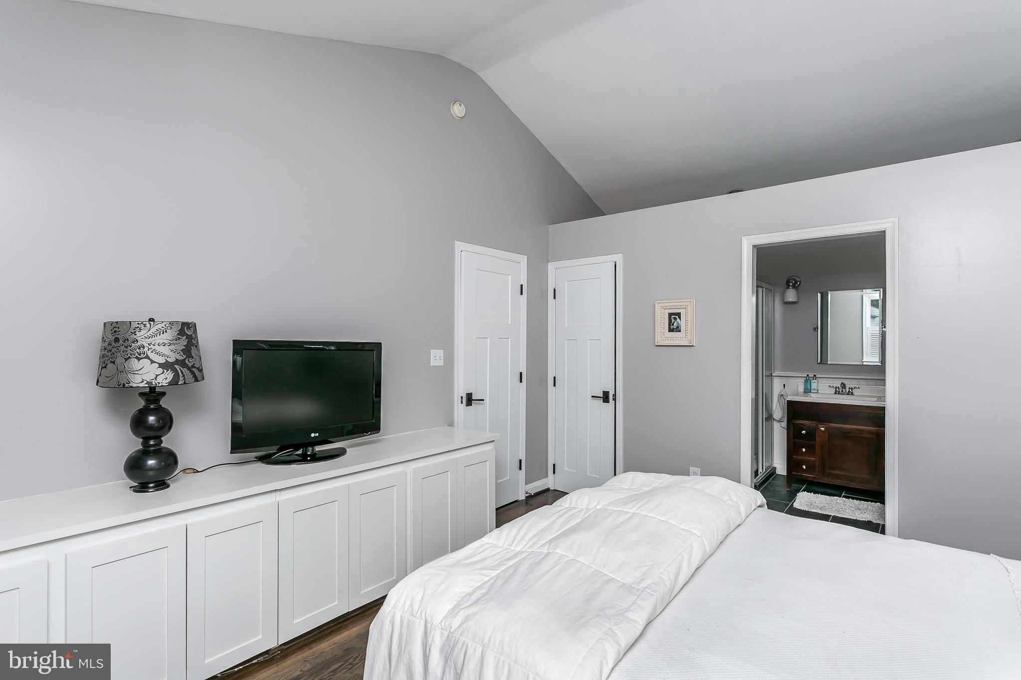 SOUTHLAND HILLS - Residential