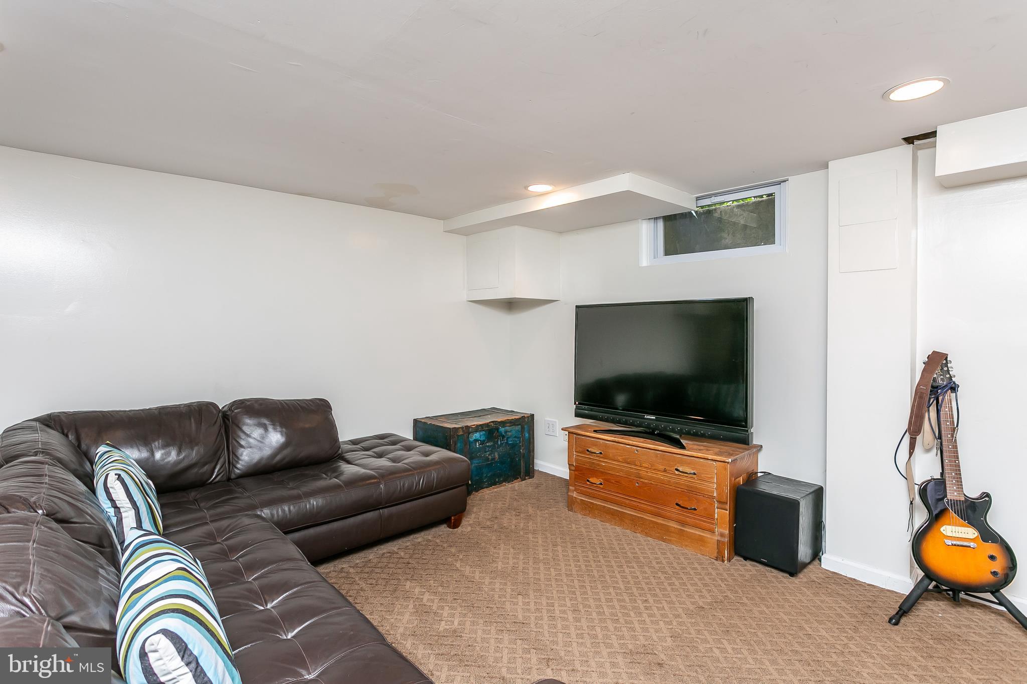 SOUTHLAND HILLS - Residential