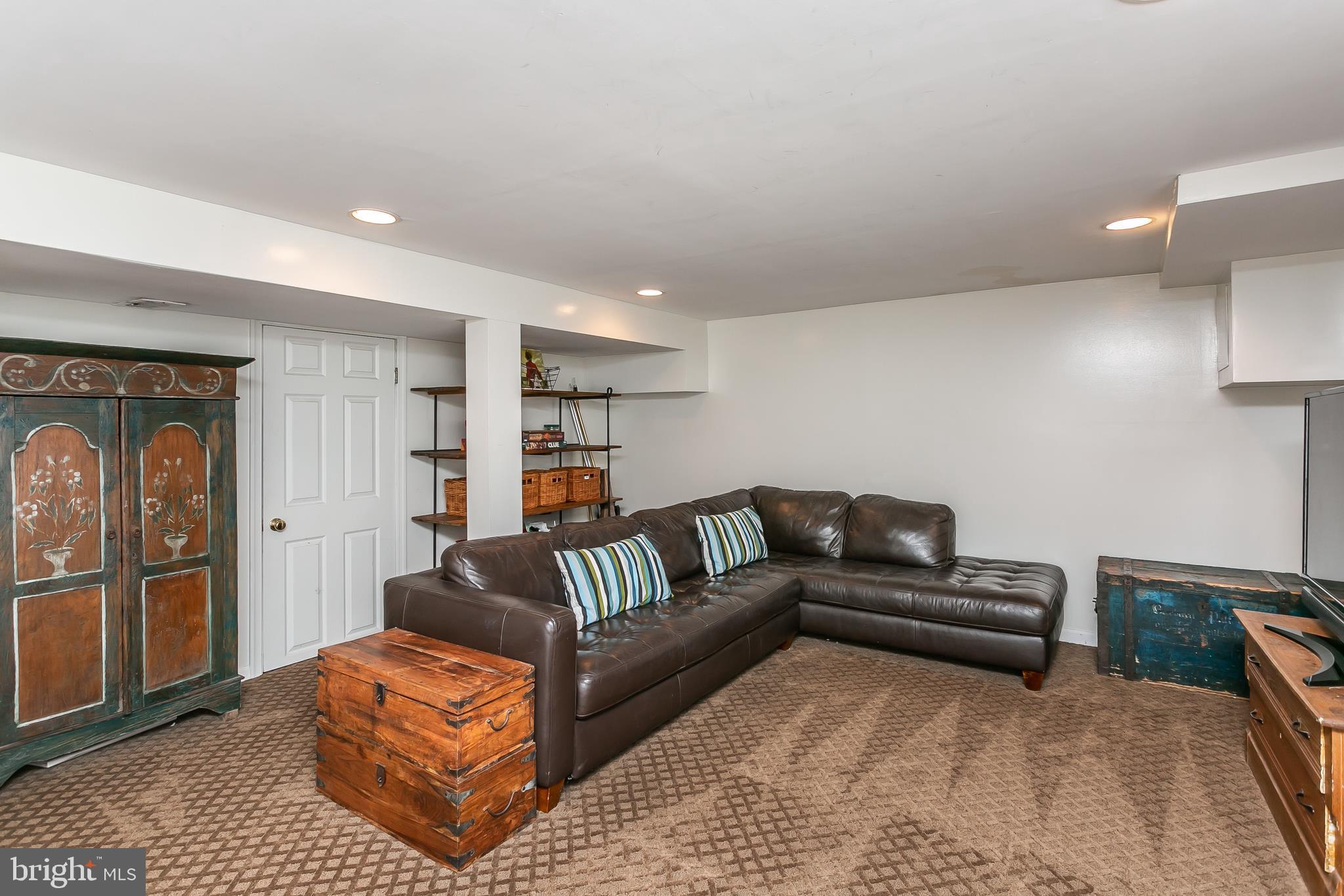 SOUTHLAND HILLS - Residential