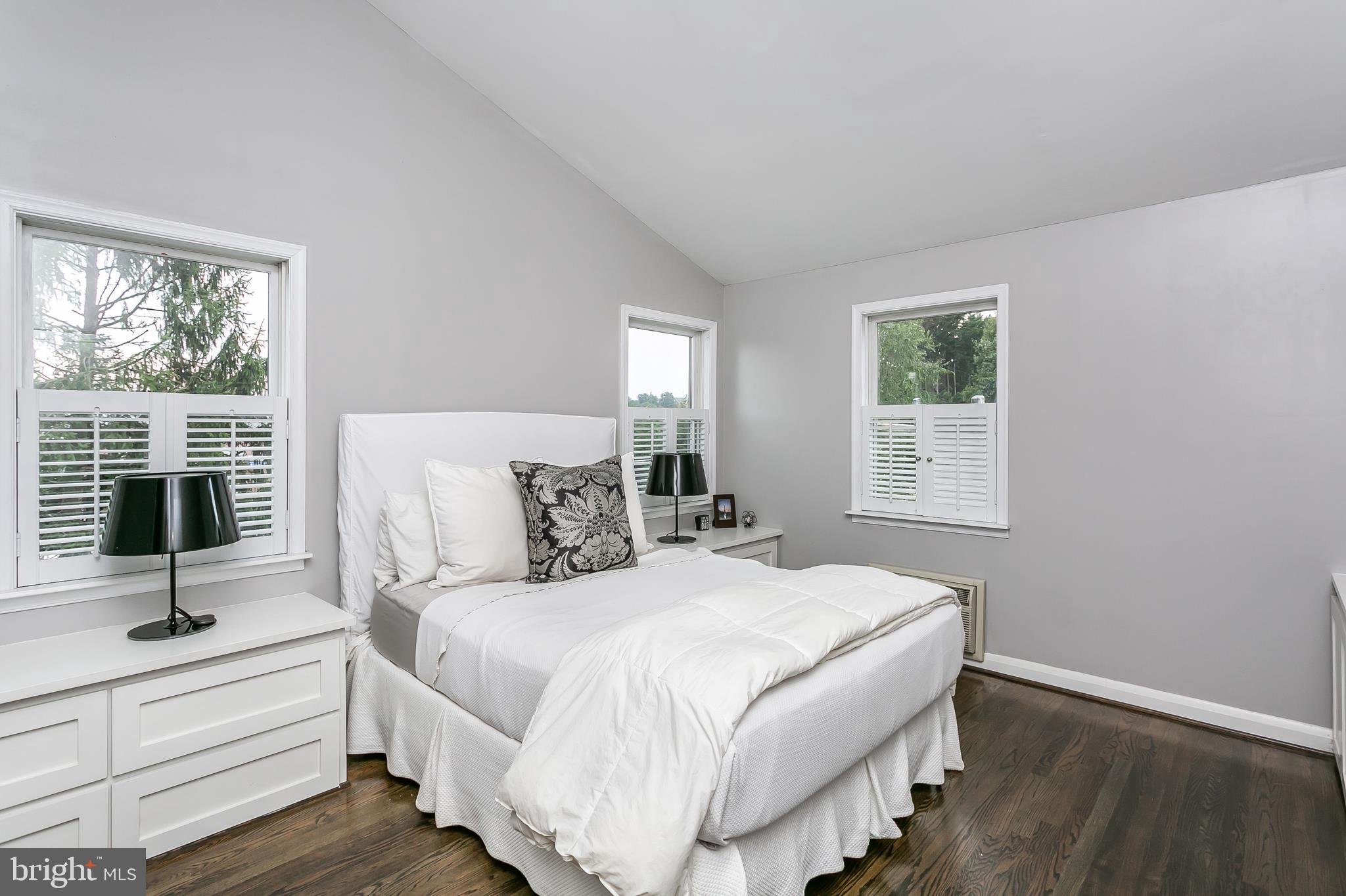 SOUTHLAND HILLS - Residential