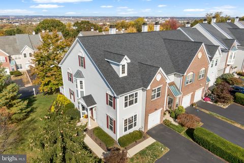 272 MILITIA DRIVE WAYNE PA 19087