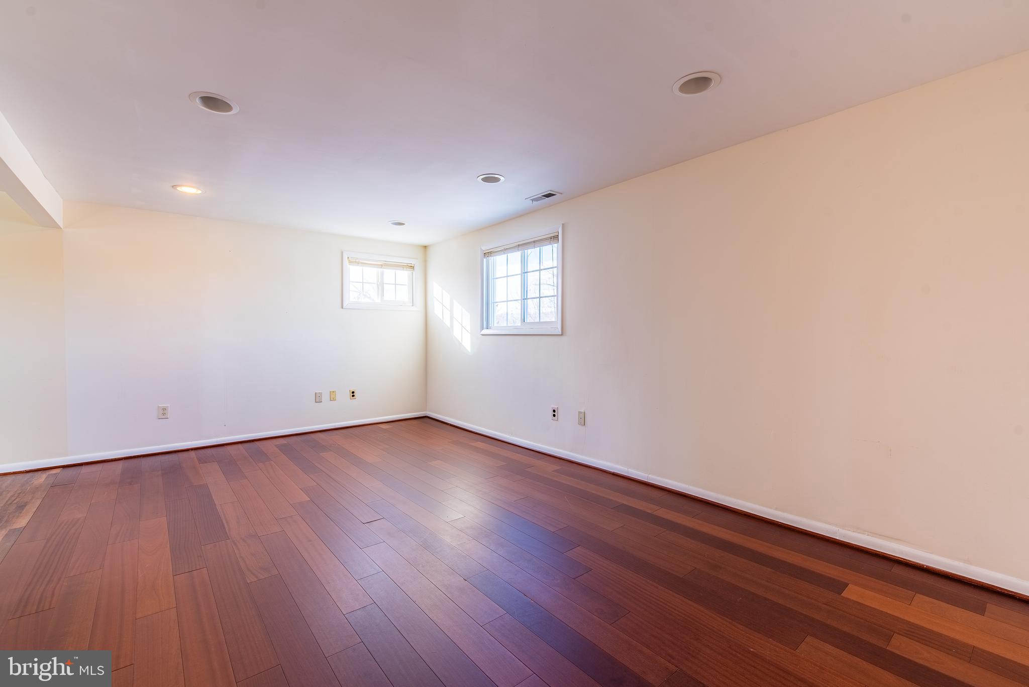 OAKVIEW - Residential