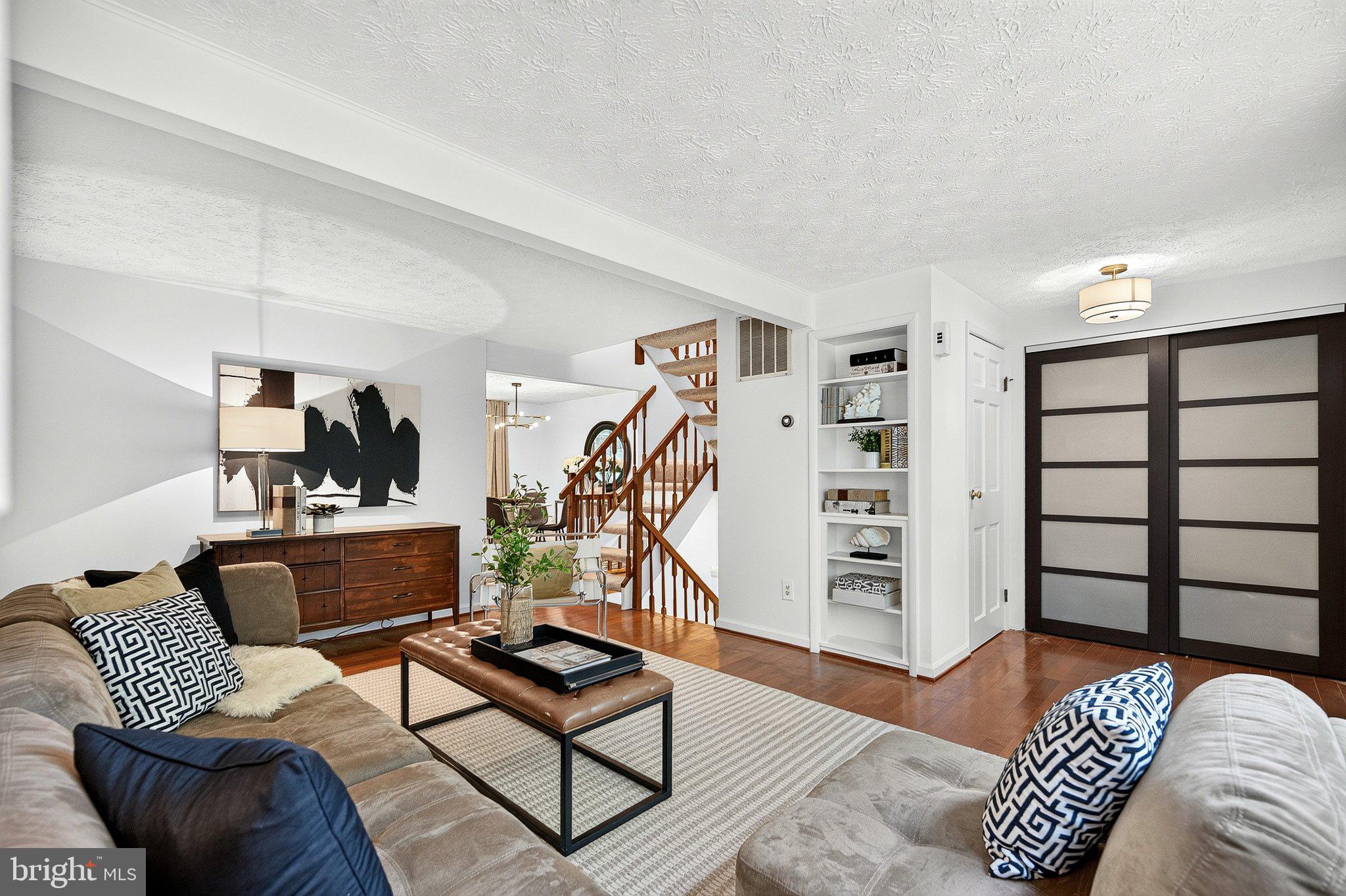 2123 PRESTON SQUARE COURT