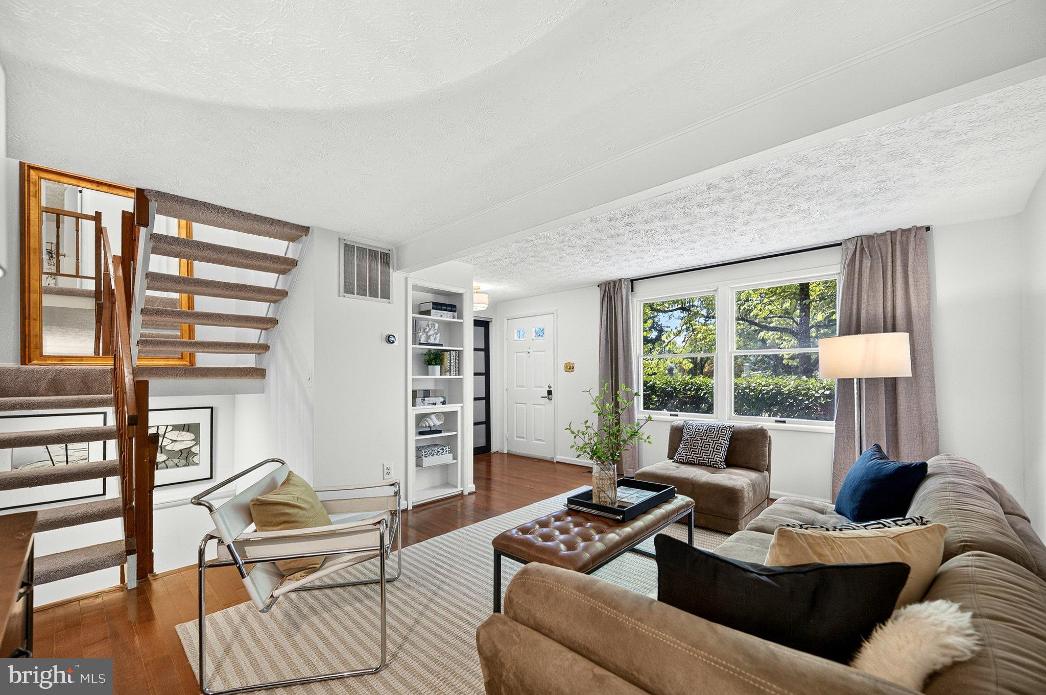 2123 PRESTON SQUARE COURT