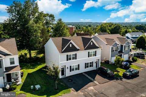 Townhouse For Sale - 909 Still Waters Ln<br/> PENNSBURG, PA 18073