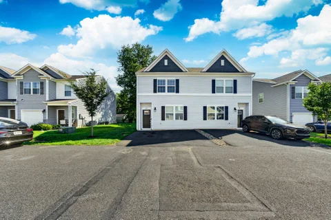 909 Still Waters Ln, Pennsburg, PA 18073 - #: PAMC2191110