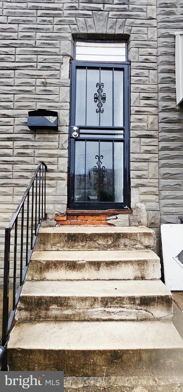 1216 N SPRING STREET