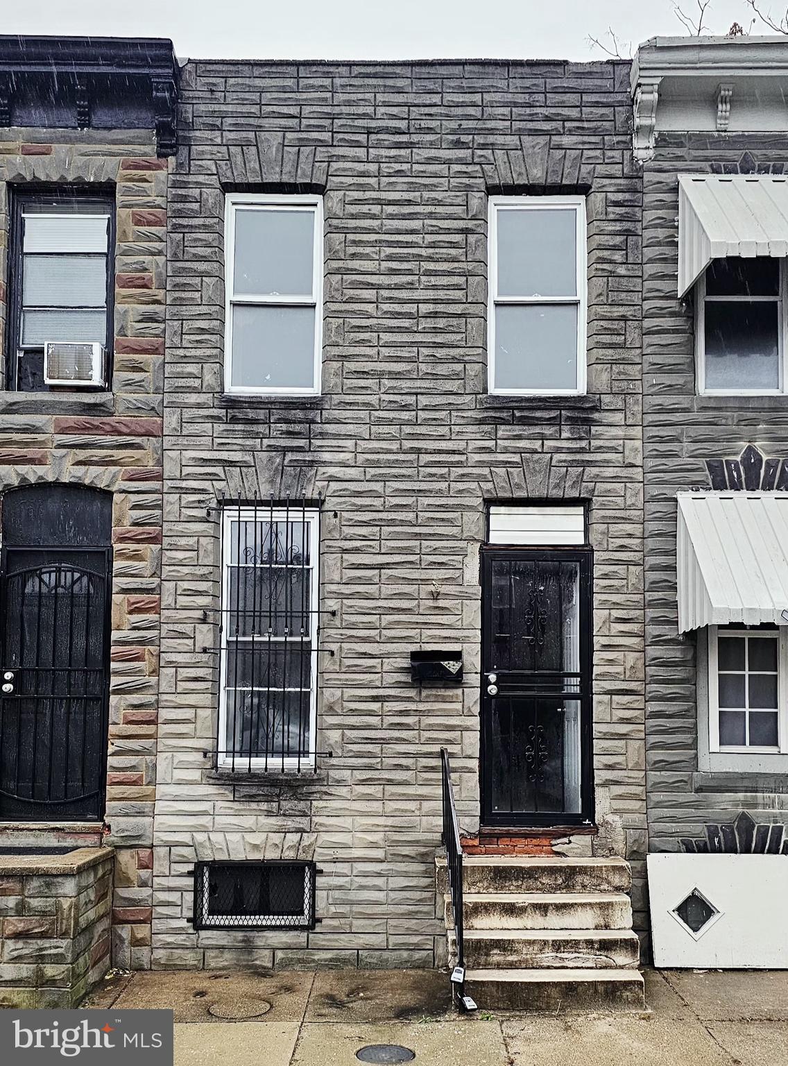 1216 N SPRING STREET