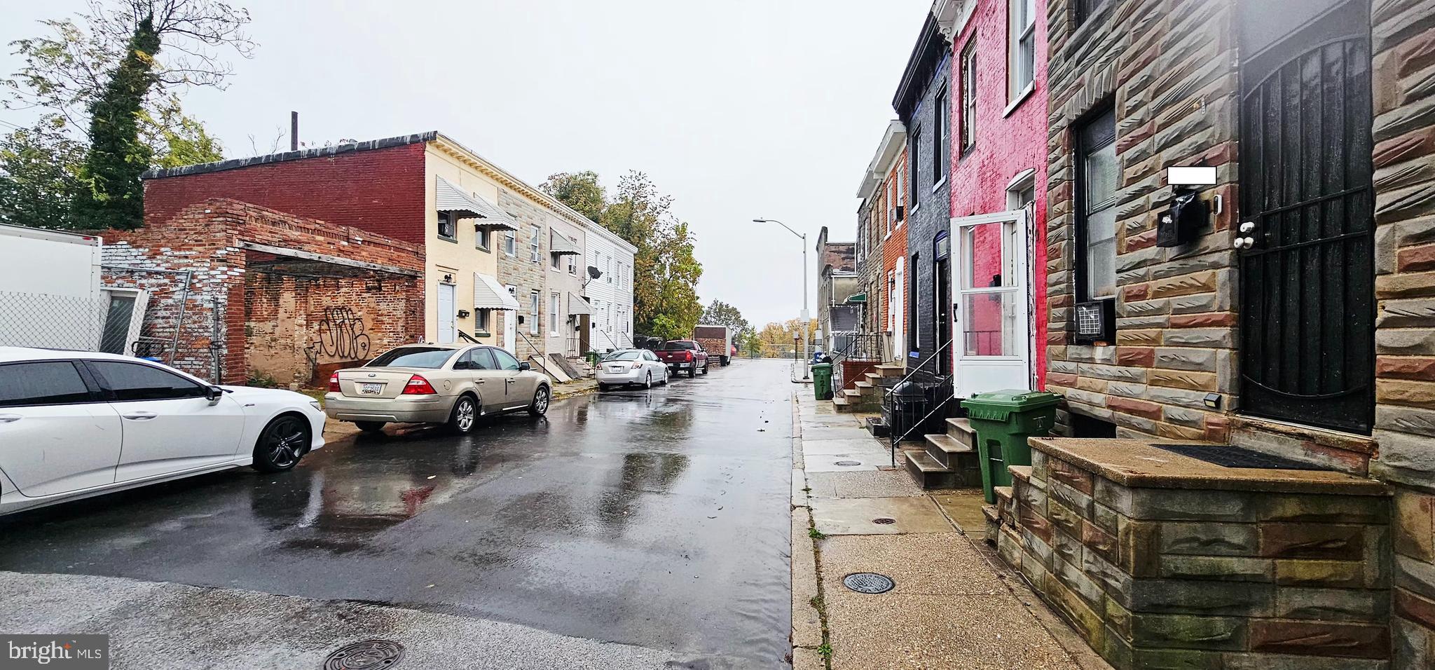 1216 N SPRING STREET