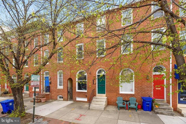 Fully Remodeled 1,000 sqft 1 Bedroom 1 Full Bath apartment home in the heart of Federal Hill! Beautifully appointed featuring LVT flooring and recessed lighting throughout. Gourmet fully appointed kitchen w/ quartz counters, elegant backsplash & stainless appliances. Walkout to your own private deck with a coffee or a cocktail. Private laundry lower level in unit. Easy access to shopping, dining and entertainment. Close to Johns Hopkins Medicine, Greater Baltimore Medical Center, MedStar, John Hopkins University, University of Maryland Medical Center (UMMC) and The University of Baltimore. Nearby I-95 and MTA Maryland provides easy access to downtown Baltimore and the greater Maryland area. Less than a block to Cross St for restaurants, bars & shops to enjoy. *Owner pays water & sewer, tenant doesn't. Tenant only pays electric & internet services. Very responsive, reliable landlord communicates well.*