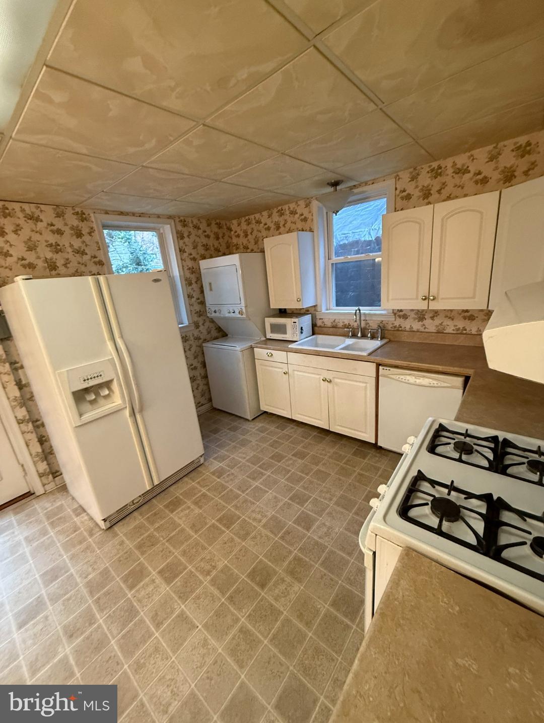 WEST SIDE - Residential Lease