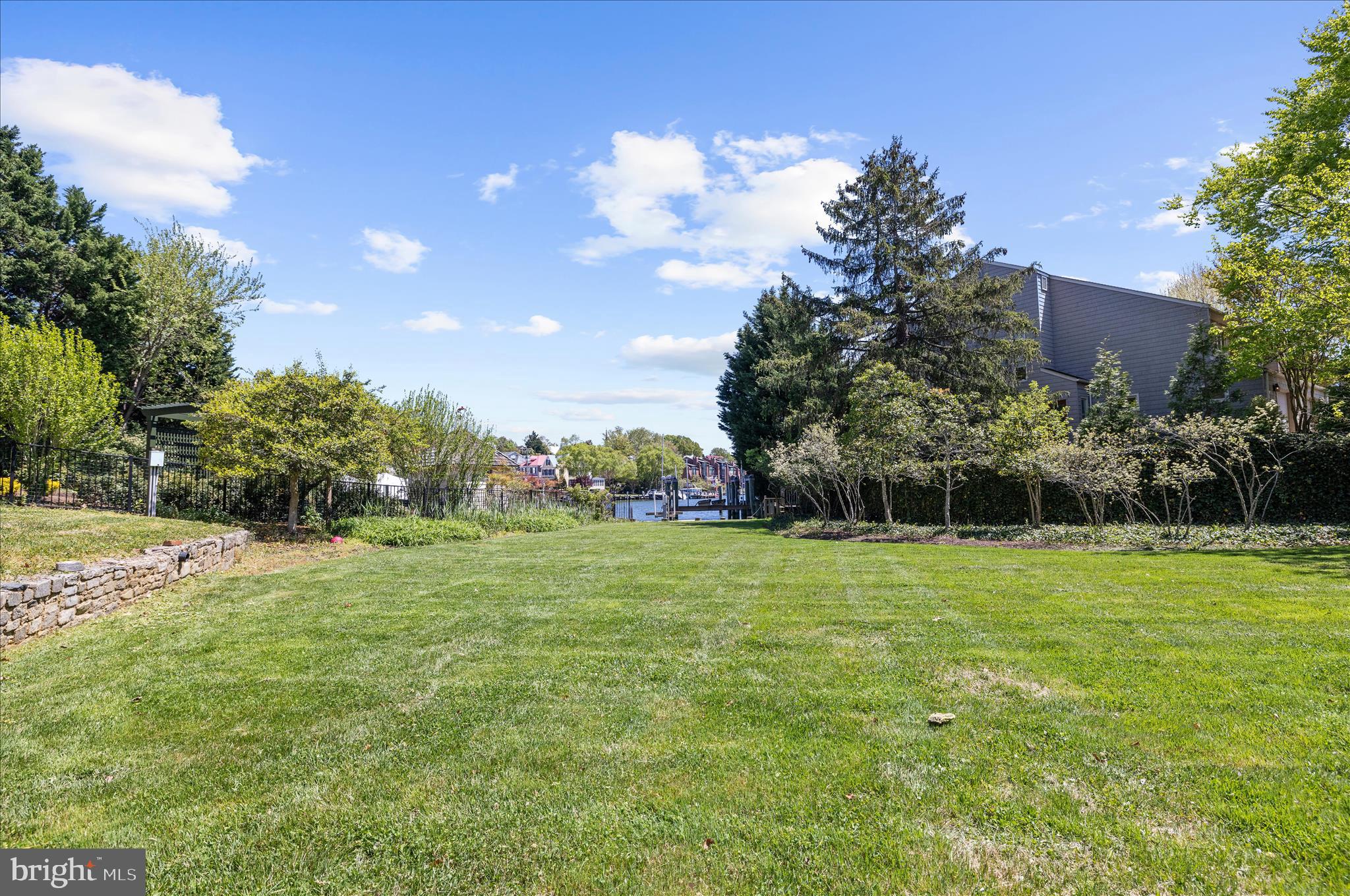 MURRAY HILL - Residential