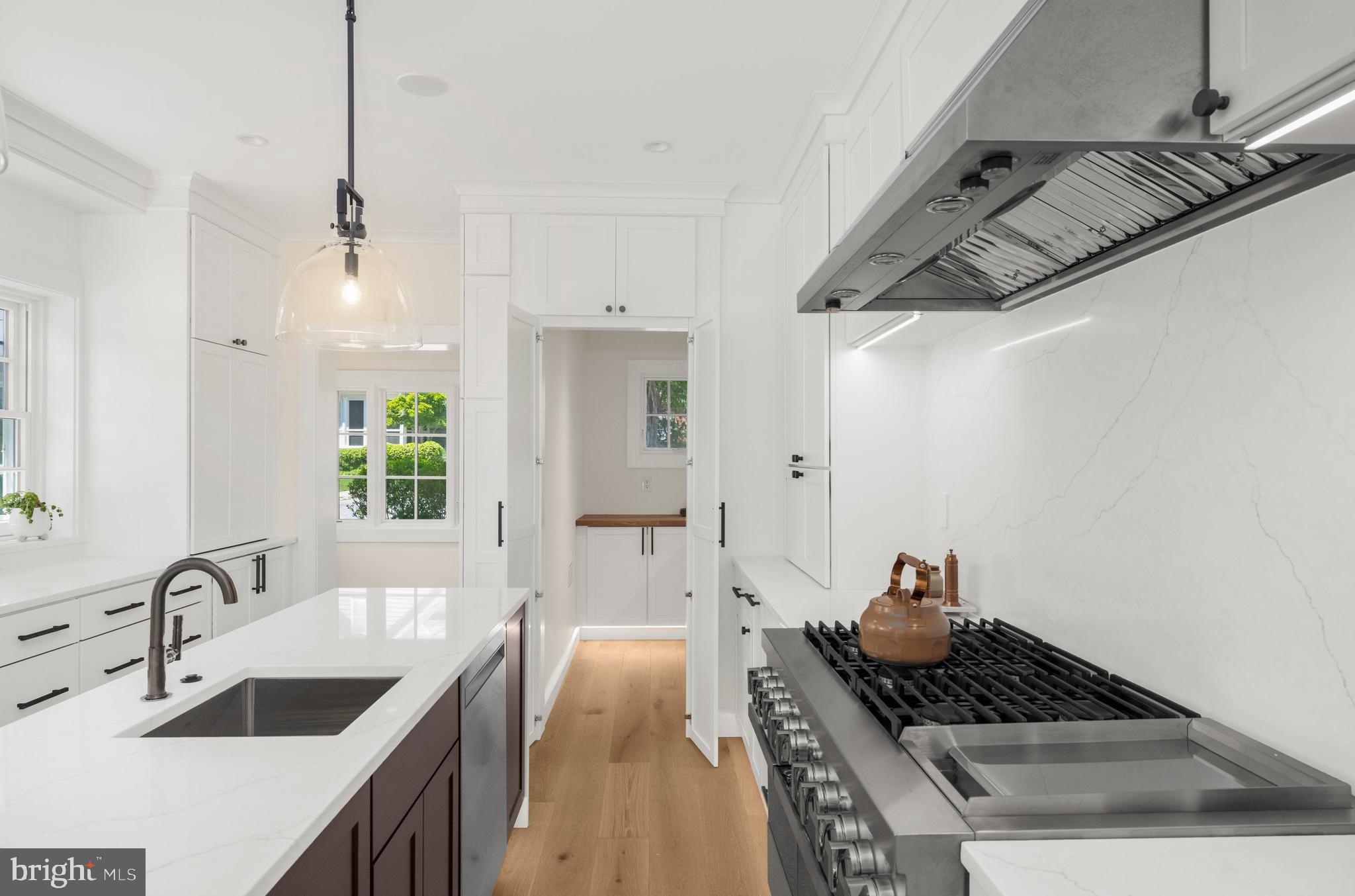 MURRAY HILL - Residential