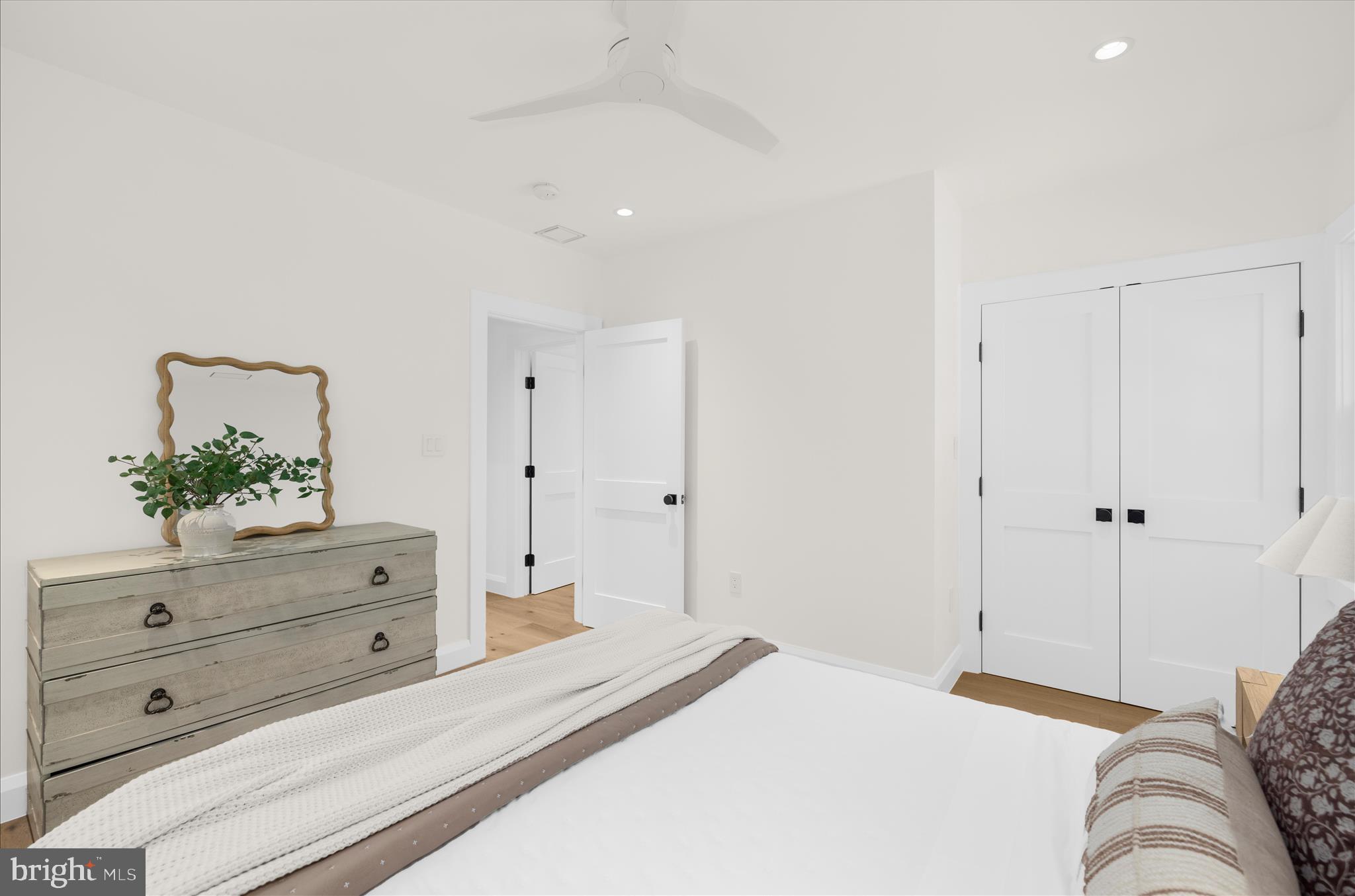 MURRAY HILL - Residential