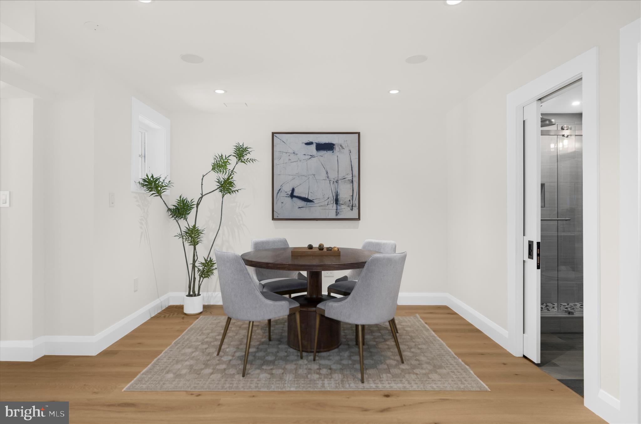 MURRAY HILL - Residential