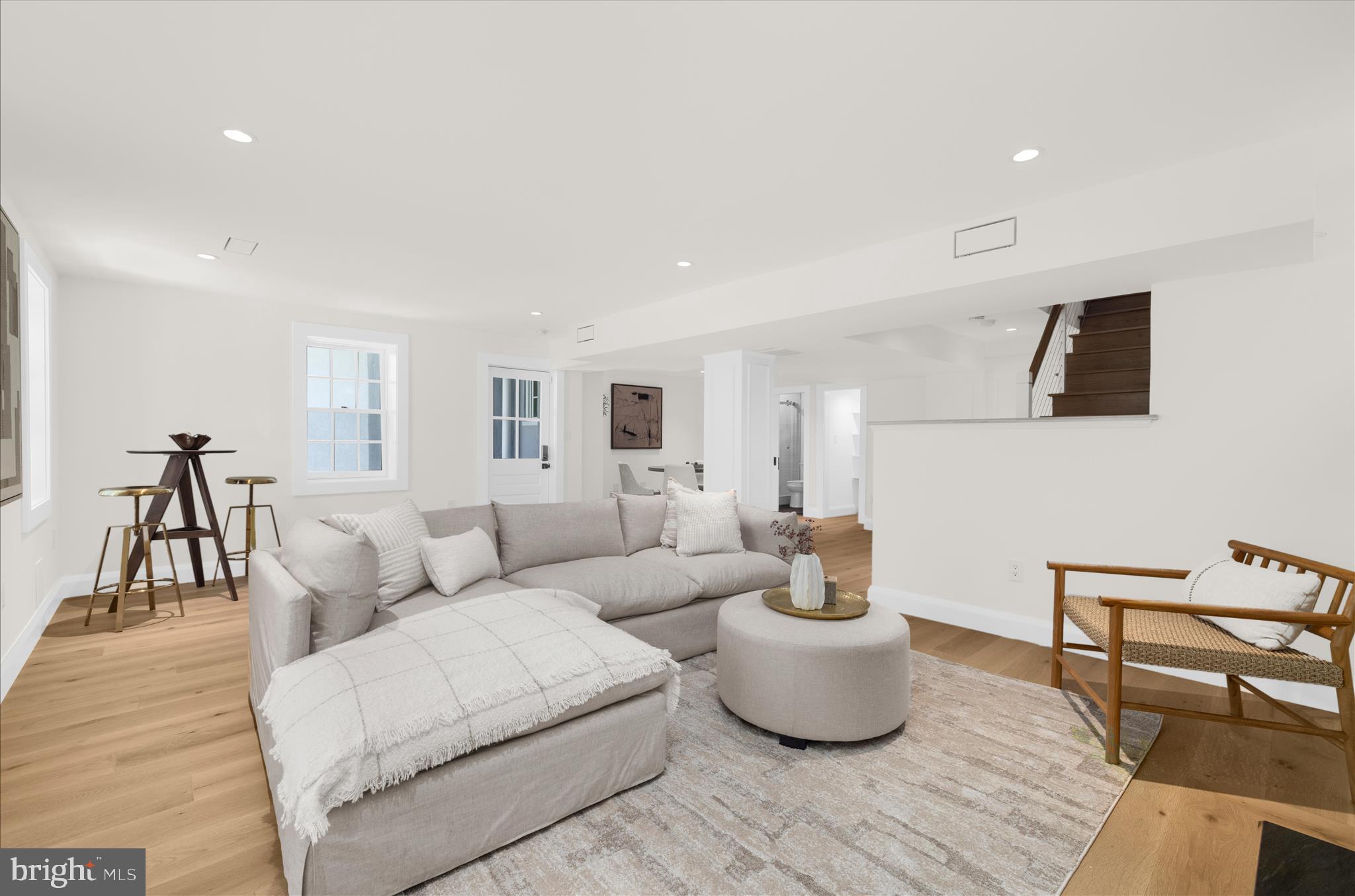 MURRAY HILL - Residential