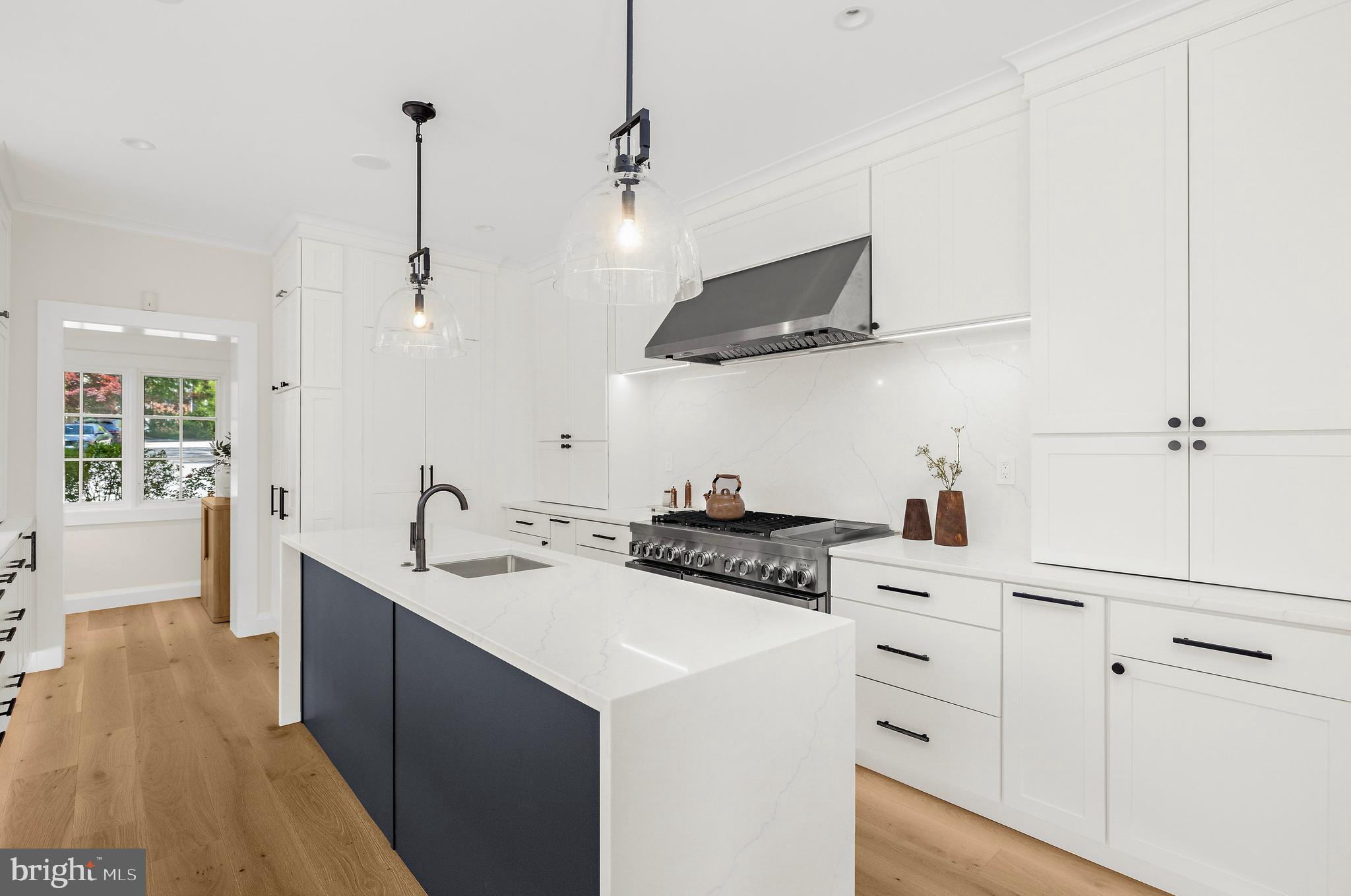MURRAY HILL - Residential