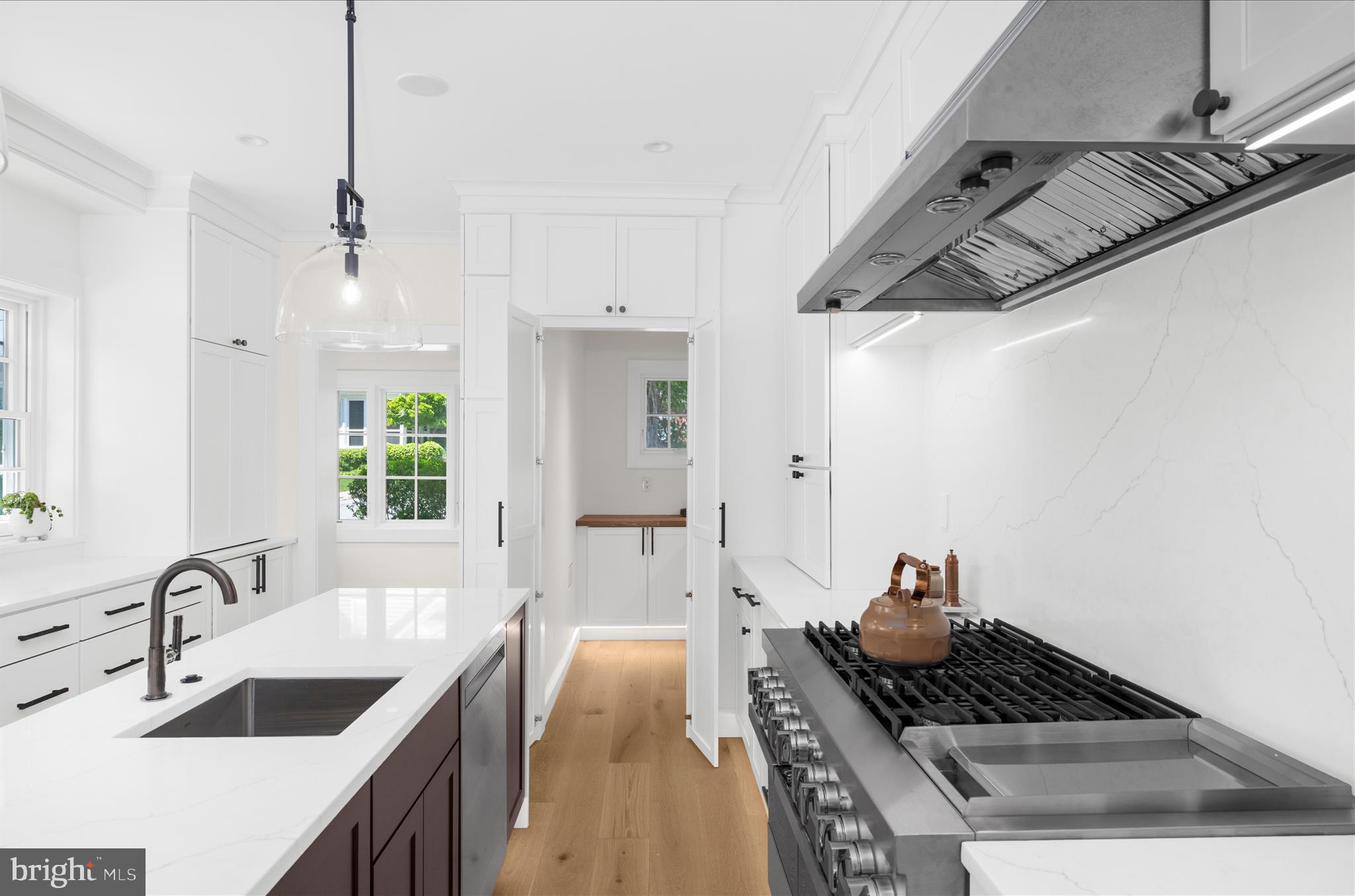 MURRAY HILL - Residential