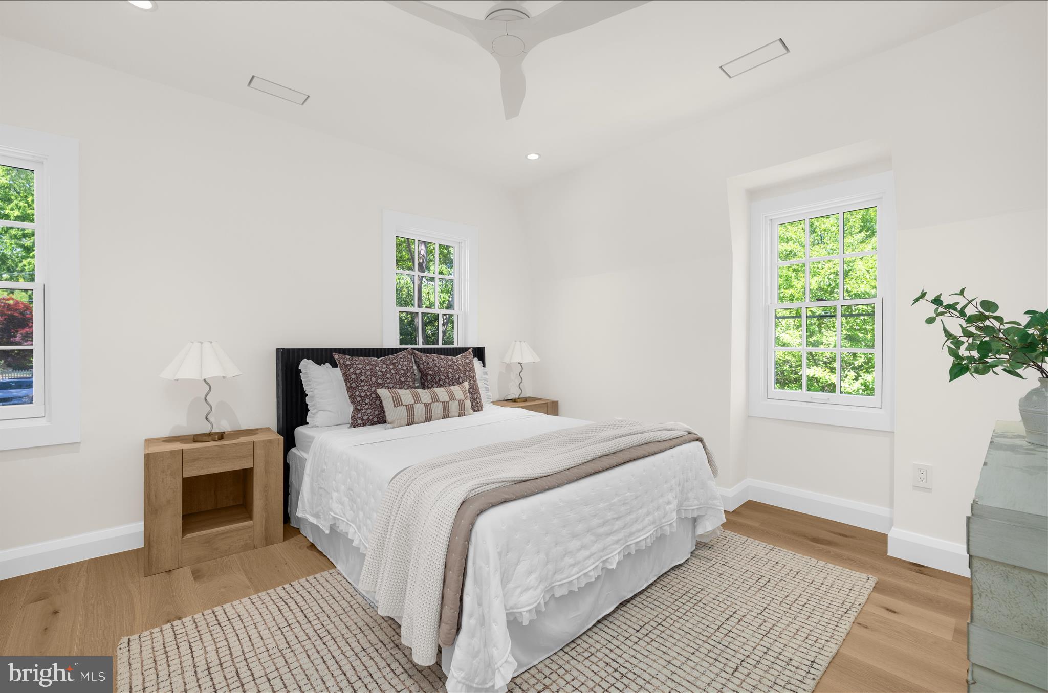 MURRAY HILL - Residential