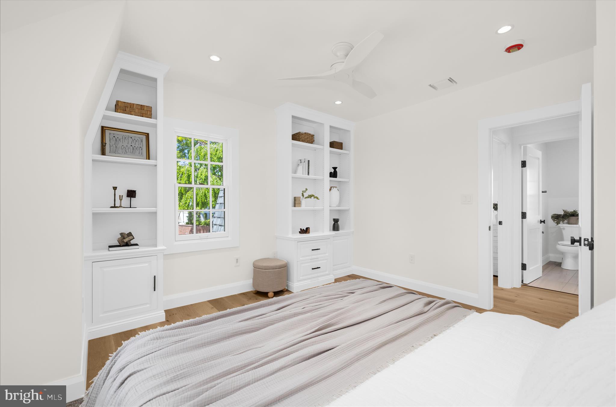 MURRAY HILL - Residential
