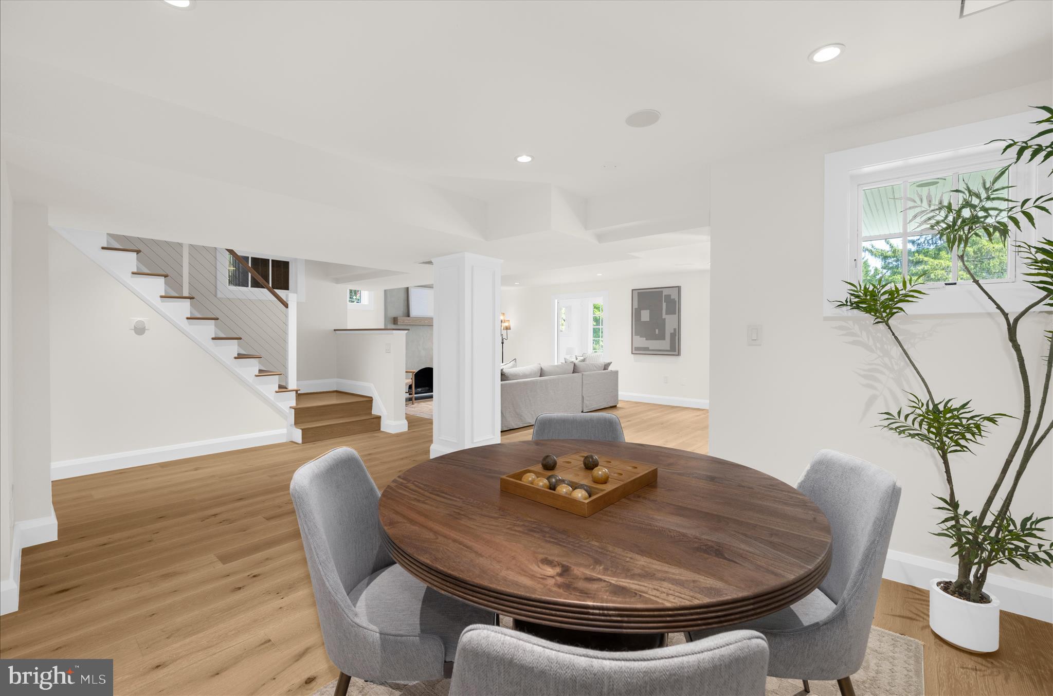MURRAY HILL - Residential