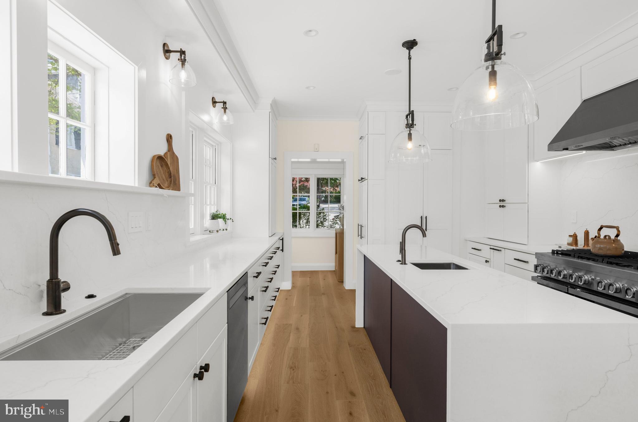 MURRAY HILL - Residential