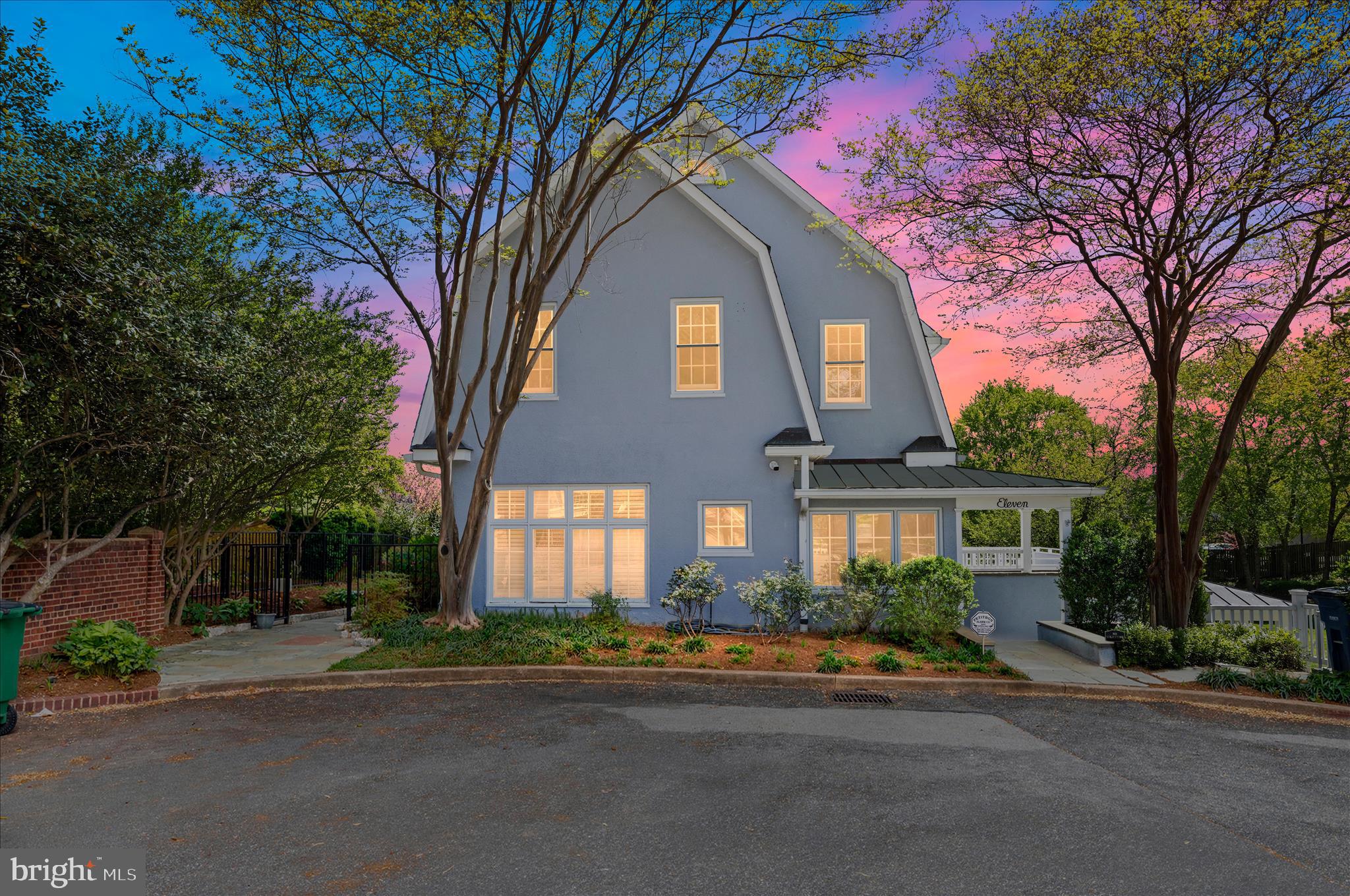 MURRAY HILL - Residential