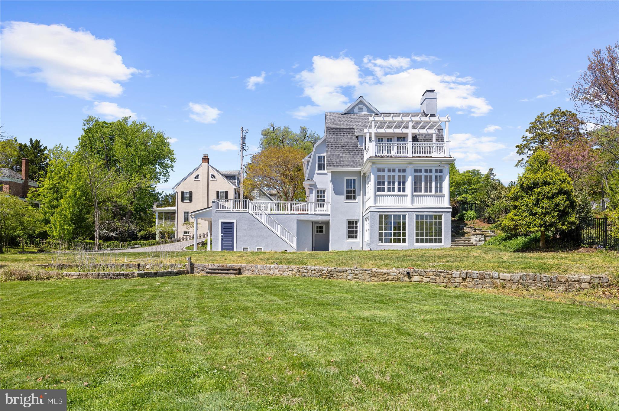 MURRAY HILL - Residential