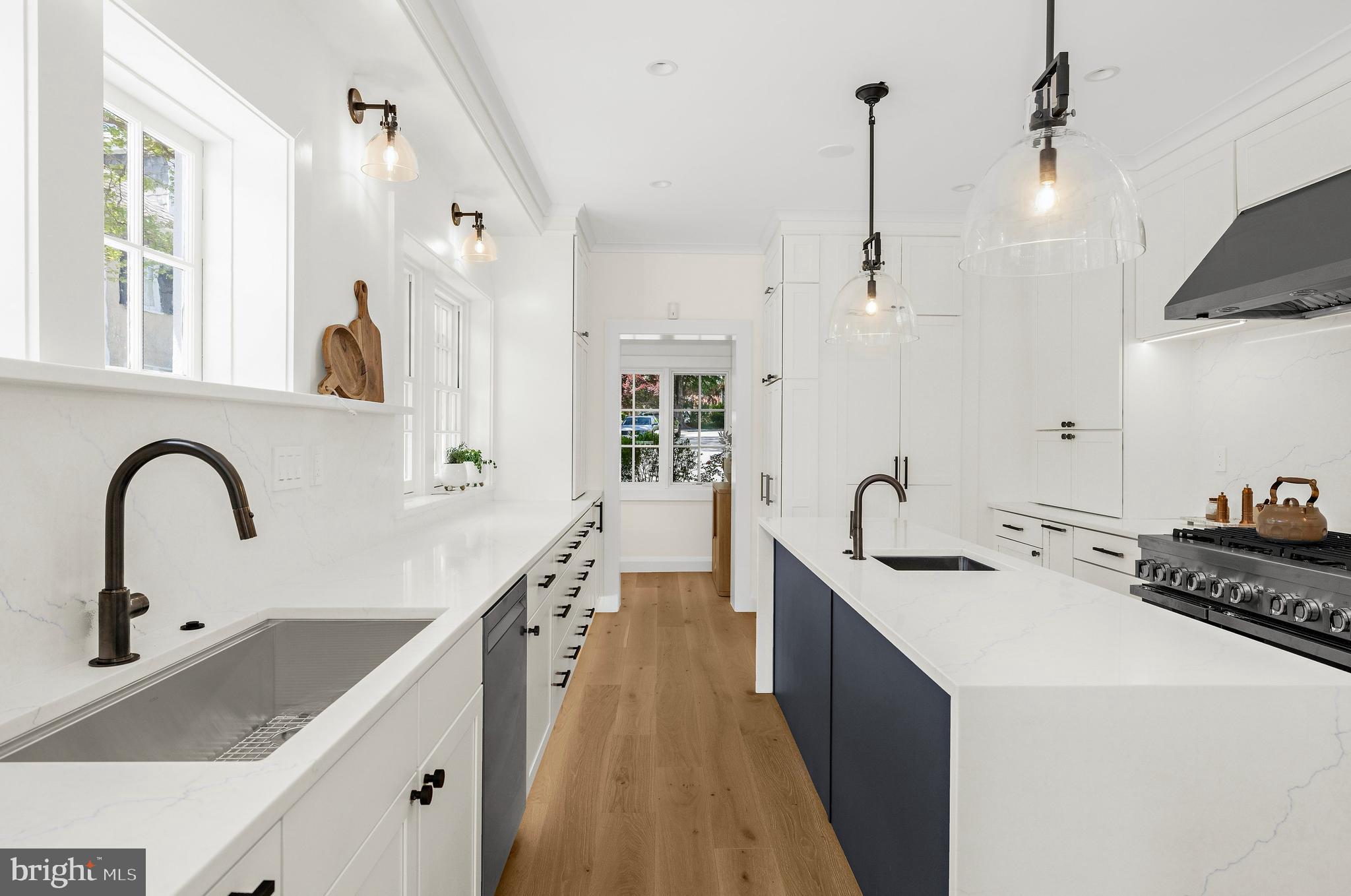 MURRAY HILL - Residential