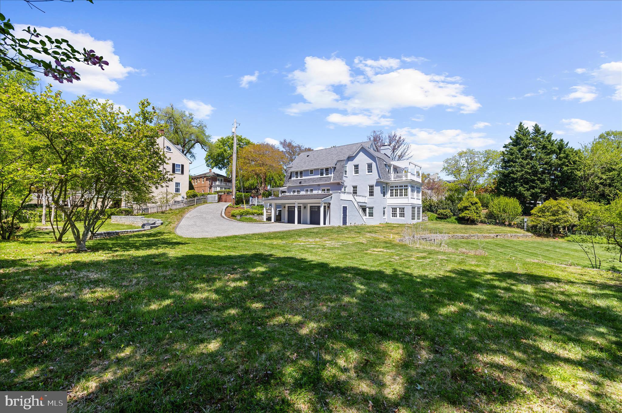MURRAY HILL - Residential