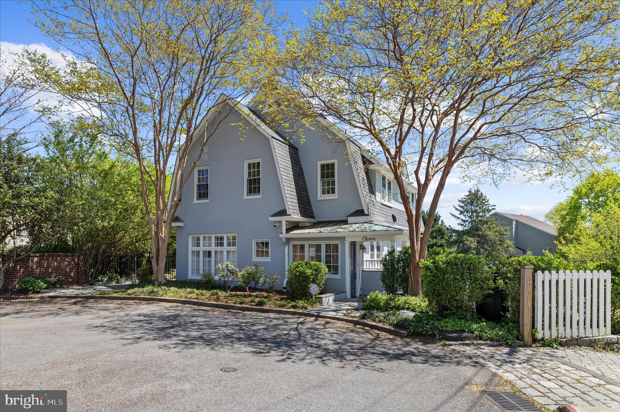 MURRAY HILL - Residential
