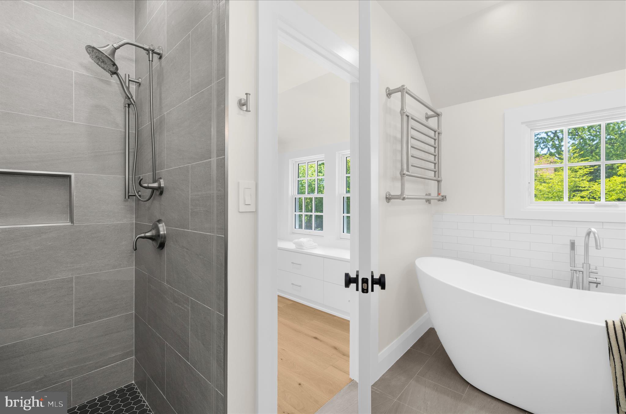 MURRAY HILL - Residential