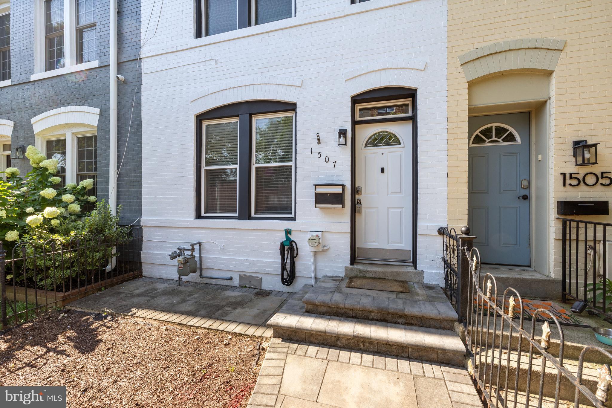 1507 C STREET SE