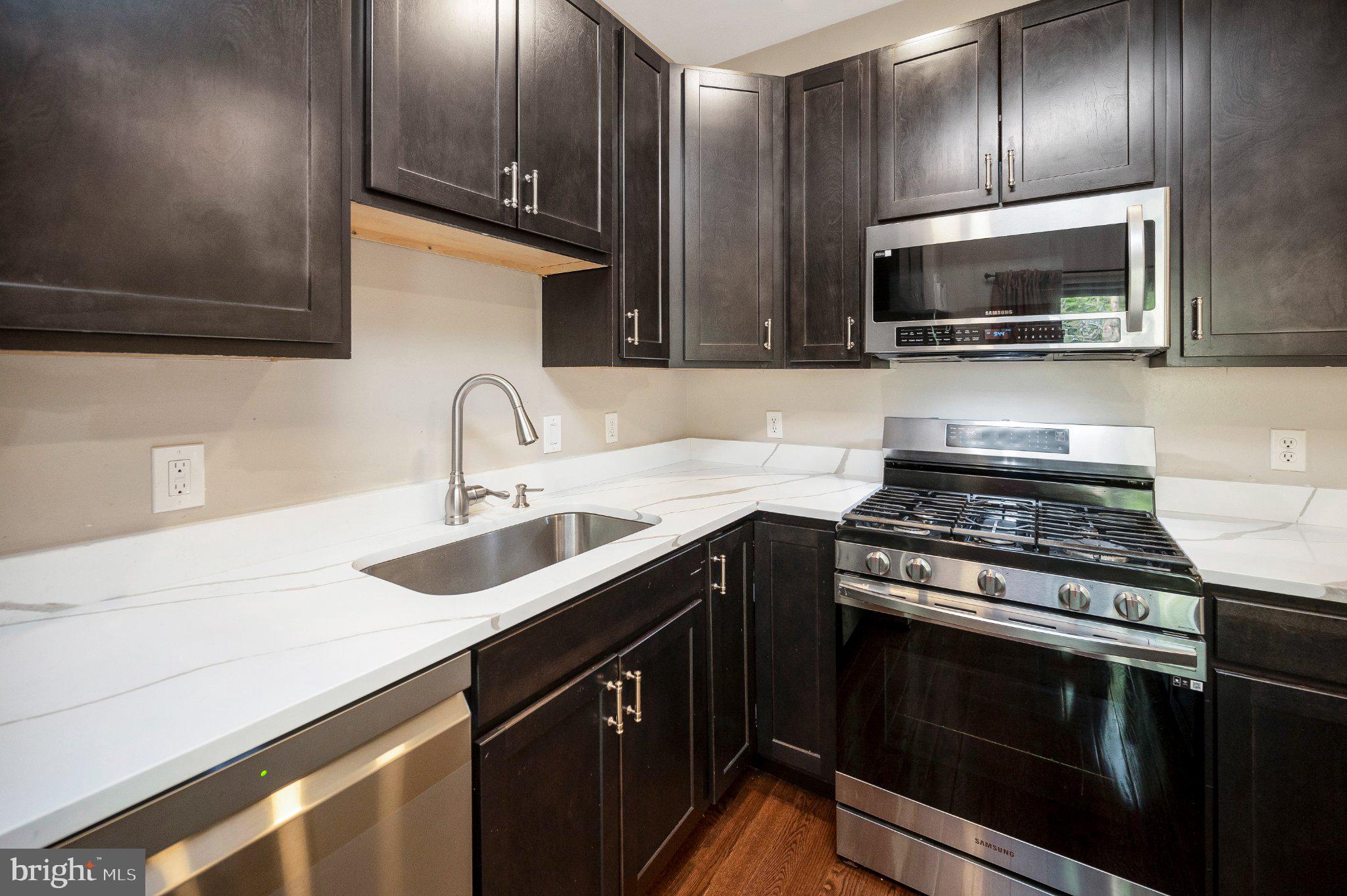 WAYSIDE VILLAGE - Residential